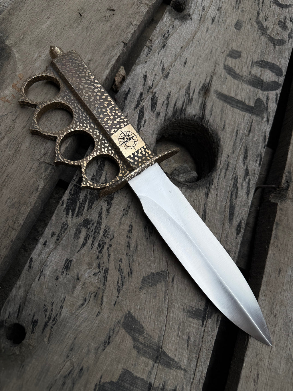 Brass Knuckle knife