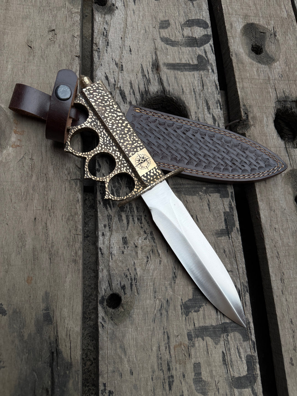 Brass Knuckle knife