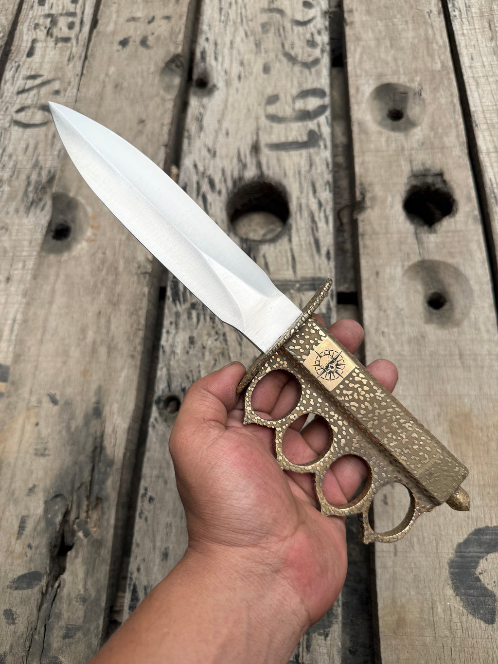 Brass Knuckle knife