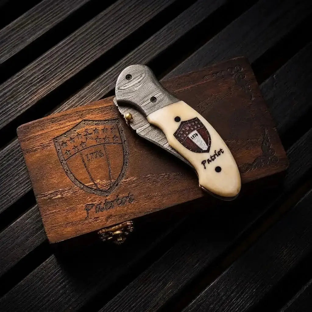 Classic Damascus Steel Folding Pocket Knife – Handmade EDC Knife Lycan Handmade Style