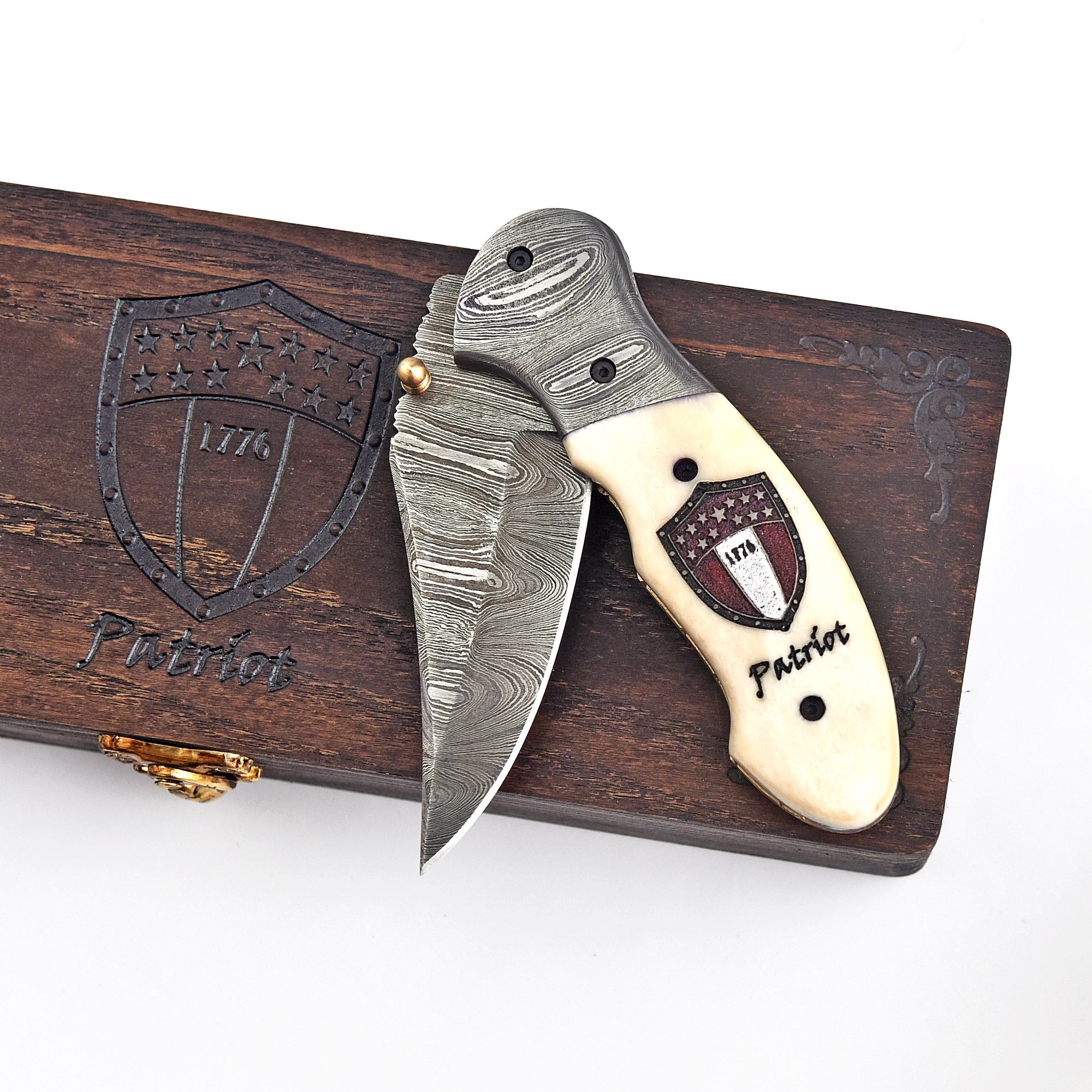 Handmade Damascus folding knife, ideal Christmas gift