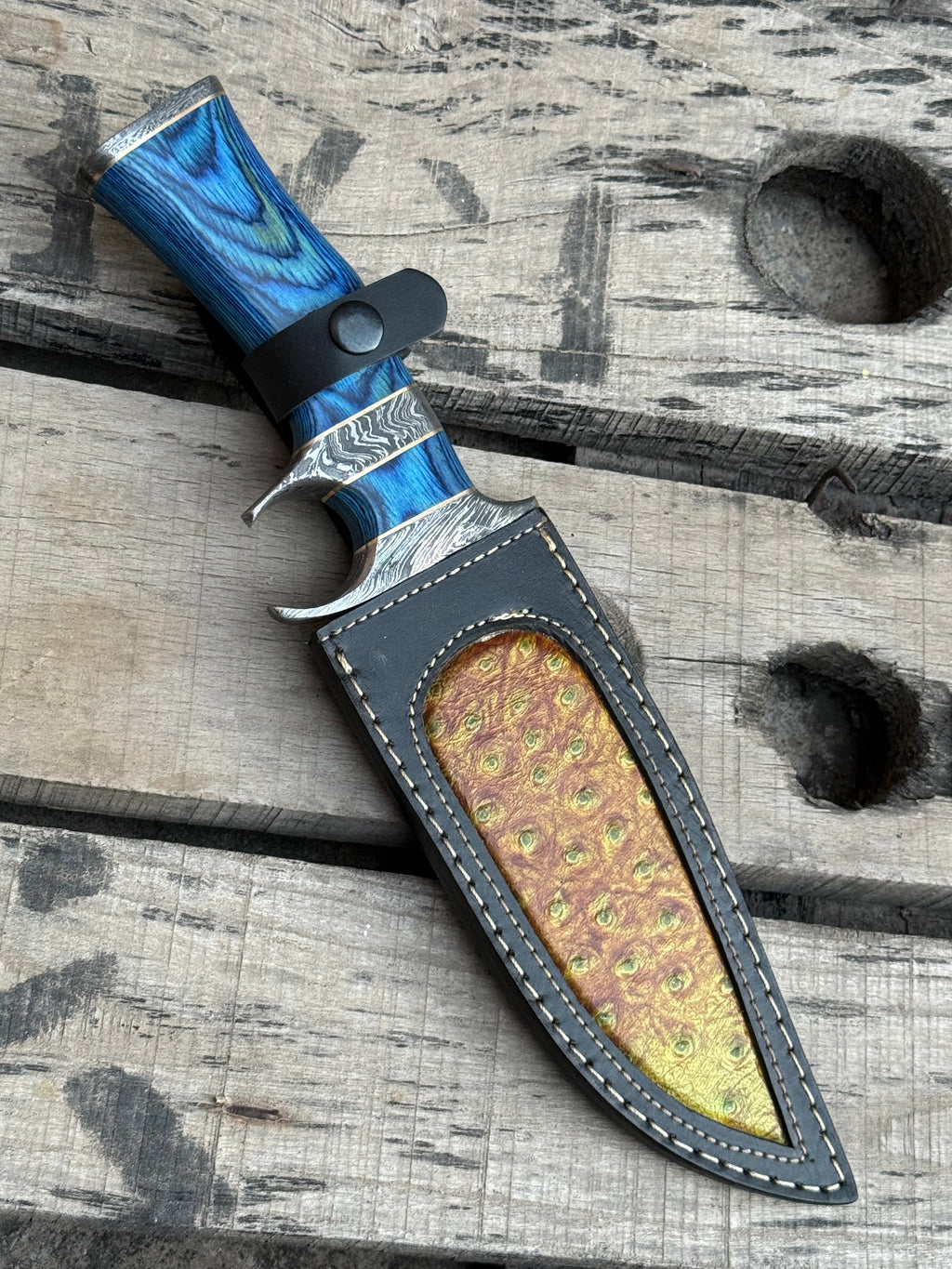 Damascus hunting knife full length view
