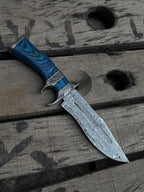 Damascus hunting knife with leather sheath