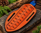 Raindrop Damascus blade pattern detail on skinner knife