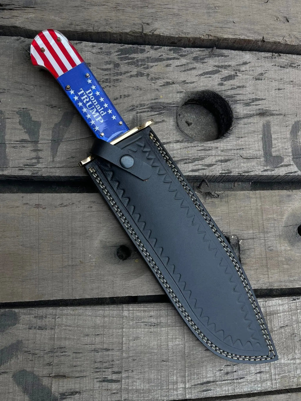 American flag handle Bowie knife with brass guard and leather sheath - angle 3