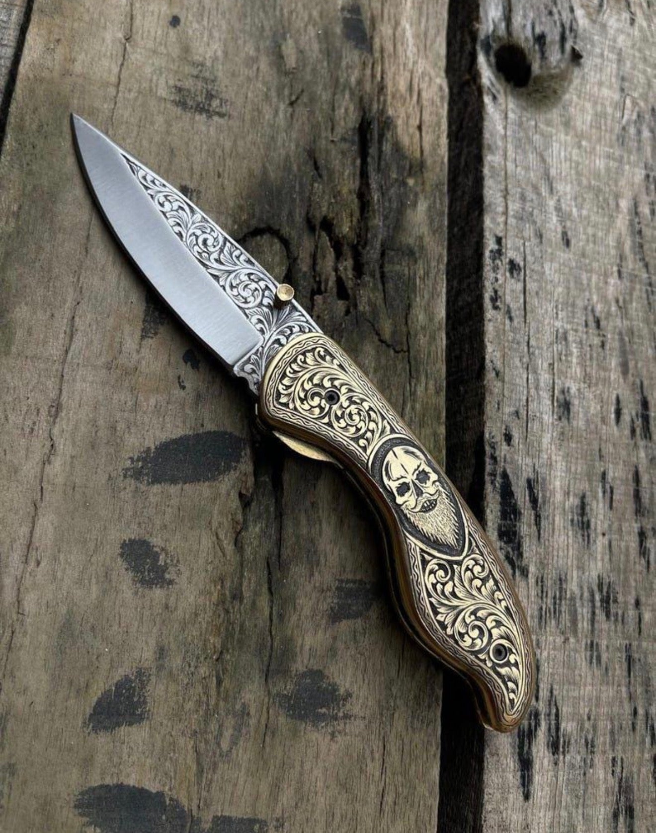Skull handle folding pocket knife, gothic EDC knife